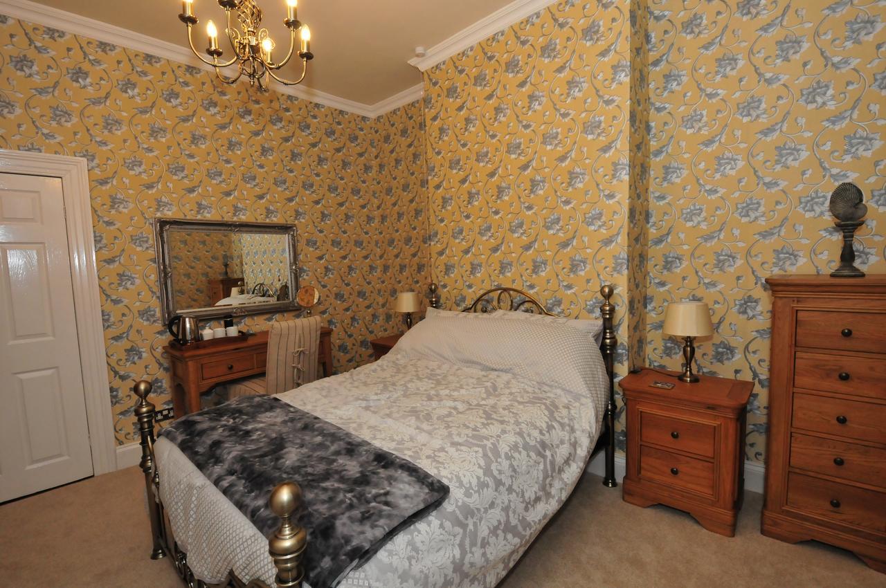 Ashtree House Bed And Breakfast Thornton  ภายนอก รูปภาพ